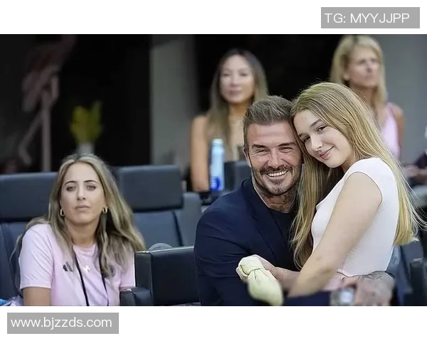 各大足球明星的妻子们生活揭秘她们背后的故事与风采